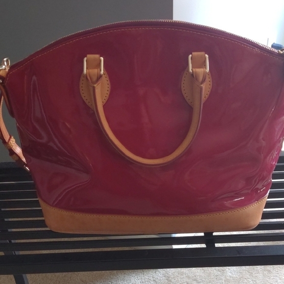 Dooney & Bourke cranberry patent leather satchel - Picture 3 of 8
